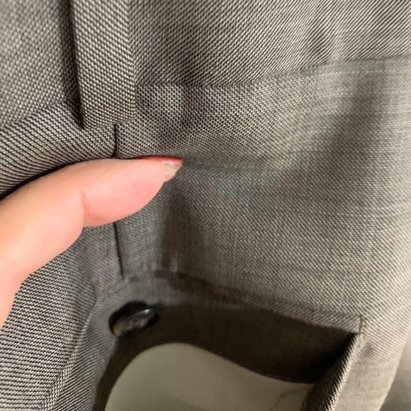 (T24) NWT Stafford brown mens pleated & cuffed dress pant, 44Wx32L, flaw noted - Picture 4 of 10